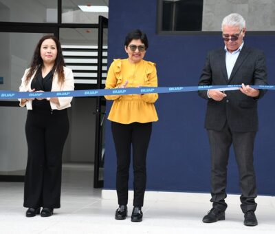 Inaugura rectora María Lilia Cedillo edificio de laboratorios de medios y contenidos en la Facultad de Ciencias de la Comunicación. (Especial)