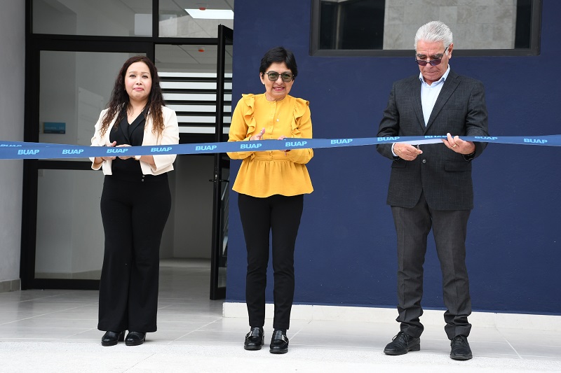 Inaugura rectora María Lilia Cedillo edificio de laboratorios de medios y contenidos en la Facultad de Ciencias de la Comunicación. (Especial)