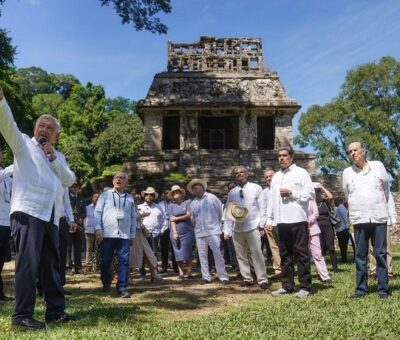 Representantes de América Latina y el Caribe durante la cumbre migratoria realizada en Palenque, Chiapas. Foto Presidencia