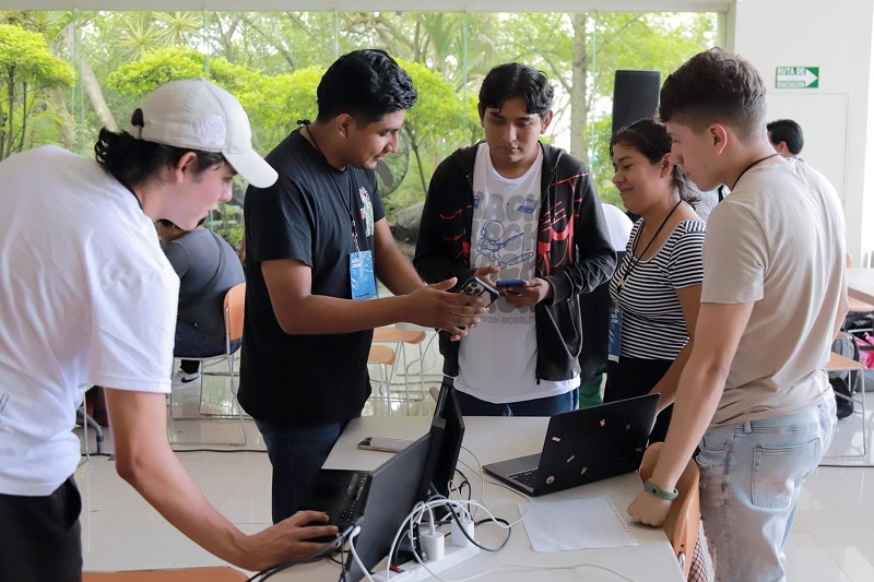 Alumno BUAP integra equipo ganador del primer lugar del HackMorelos (Especial)