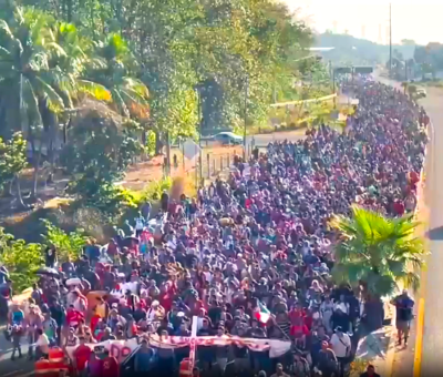 Los integrantes de la caravana pasaron una triste Nochebuena y peor Navidad luego de salir de Tapachula la mañana del domingo en busca de llegar a Estados Unidos. (Especial)