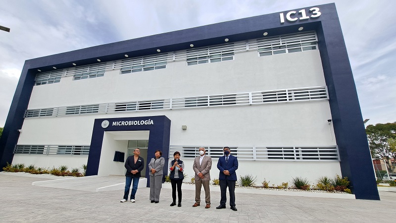 Inaugura la rectora María Lilia Cedillo Ramírez edificio para posgrado en Microbiología. (Especial)