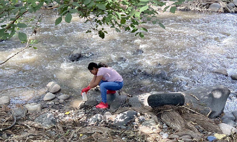 Río Nexapa presenta un alto grado de contaminación fecal, concluyen investigadores de la BUAP.