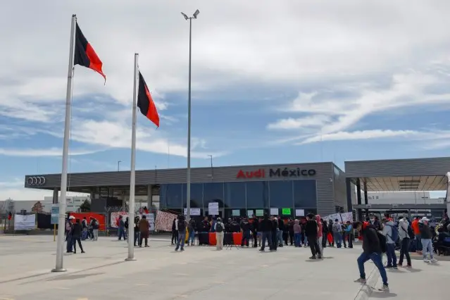 La automotriz alemana busca jurídicamente declarar inexistente la huelga, los alemanes se niegan apagar un salario remunerador. (Especial)
