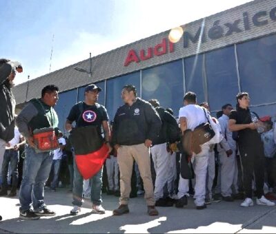 Huelga de trabajadores de Audi en San José Chiapa, Puebla, el 24 de enero de 2024. Foto AFP