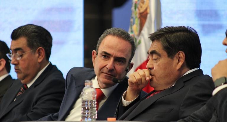 Jorge Estefan Chidiac y sus admiradores. (Foto Archivo)