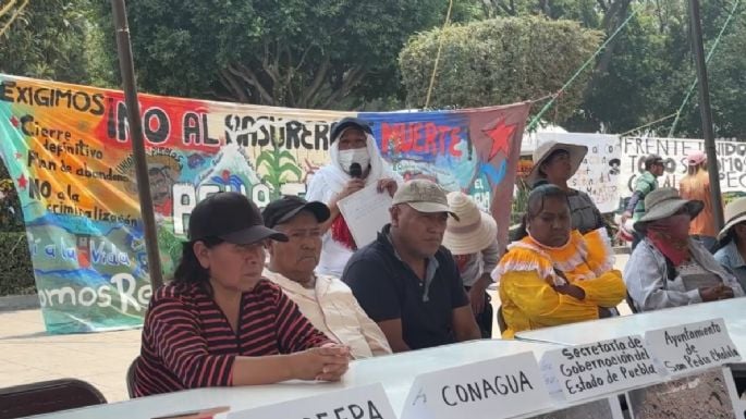 Pueblos originarios declaran la clausura definitiva del basurero de Cholula (Video)La Asamblea en la Plaza de la Concordia de San Pedro Cholula. Foto: Unión de Pueblos contra el Relleno Sanitario