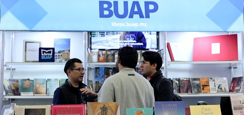 Exhibe BUAP casi 500 títulos en la Feria Internacional del Libro de Guadalajara. (Fotos: BUAP)