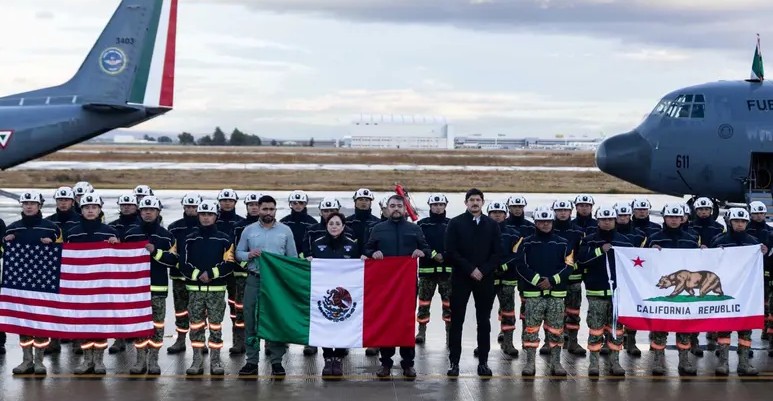 México envía brigadas especiales a California para combatir incendios forestales. (Presidencia de la República)