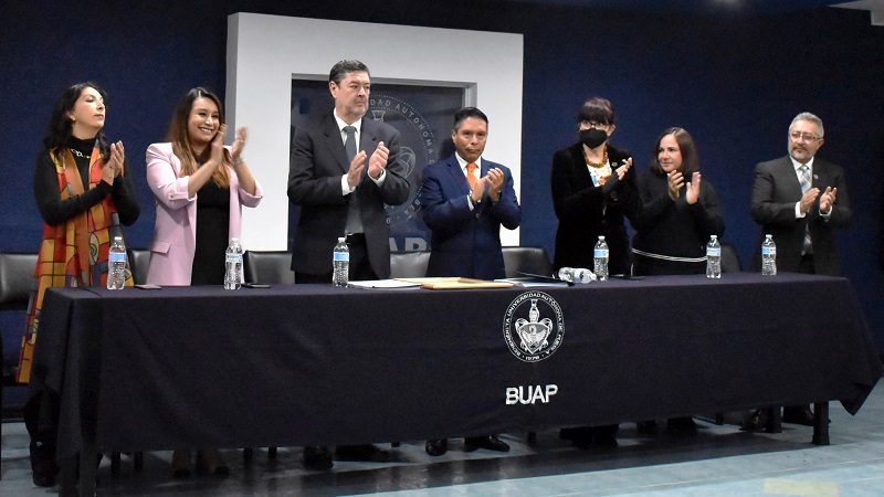 Recibe Licenciatura en Estomatología reconocimiento del CONAEDO
