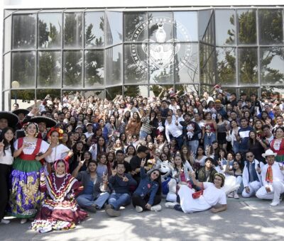 Con la Feria de San Valentín los universitarios valoraron y celebraron el amor en todas sus expresiones. (BUAP)