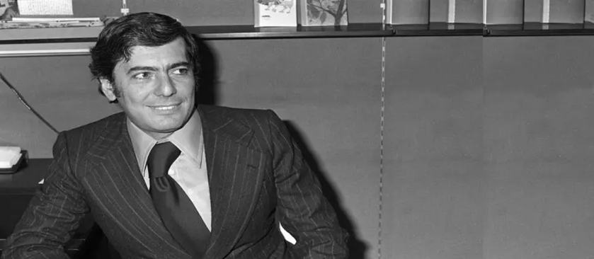 Vargas Llosa fue, pese a su fracasada candidatura presidencial, un animal político que eligió asumir la condición de intelectual orgánico de la reacción y fue arropado por ella. Golpeó sin piedad con el martillo de la «libertad» y la «democracia» a cualquier disidente del orden liberal, y modificó a su antojo la doctrina cuando el voto lo abandonaba, al advertir que lo importante era «votar bien». Foto: EFE / Archivo