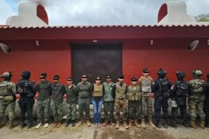 Tras el enfrentamiento en Huitzontla, Michoacán, fueron aprehendidos nueve integrantes del 'CJNG', informó en redes sociales Omar García Harfuch, titular de la SSPC. Foto Gabinete de Seguridad