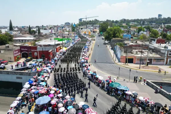 Evita el tráfico: estas calles cierran por el desfile del 5 de Mayo. Foto: Agencia Gran Angular