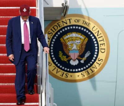 Trump usurpó la autoridad de la junta al negar becas a "un número sustancial de personas" que ya habían sido seleccionadas. AP