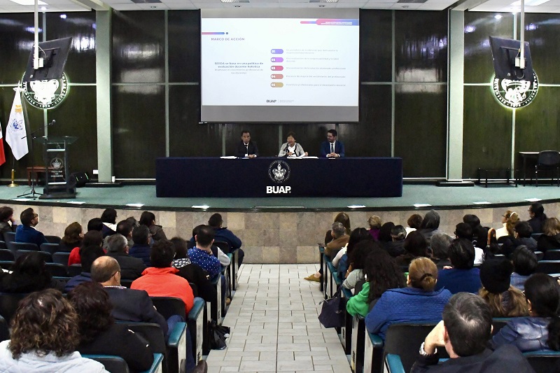 BUAP genera mayores herramientas para mejorar los procesos educativos. (BUAP)