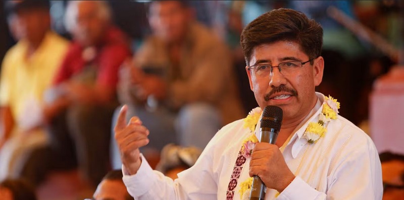 Hugo Aguilar durante el cierre de su campaña en San Agustín Tlacotepec, Oaxaca, el 28 de año. Jorge Luis Plata (REUTERS)
