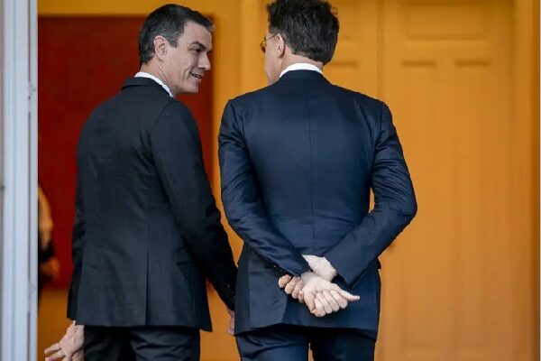 Malestar en la OTAN por el ‘no’ de España al 5%: «No son posibles exclusiones y puede hacer descarrilar la cumbre» "El presidente del Gobierno, Pedro Sánchez (d), recibe al secretario general de la OTAN, Mark Rutte. EUROPA PRESS
