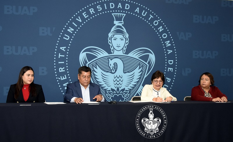 Encabeza rectora Lilia Cedillo Ramírez convenio de colaboración con la Secretaría de Infraestructura estatal. (BUAP)