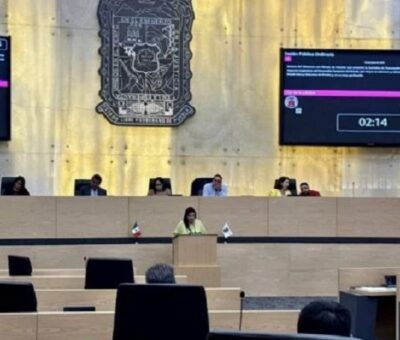 La SCJN ordena al Congreso de Puebla que legisle sobre la revocación de mandatoSesión en el Congreso de Puebla. Foto: Facebook Delfina Pozos