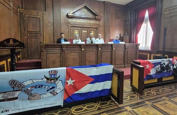 El barco con petróleo u otros insumos, “va a contribuir a mejorar el suministro eléctrico en hospitales, escuelas, industrias, hogares y ayudará a un mejor funcionamiento de la economía” de Cuba. Foto: @EmbaCuMex