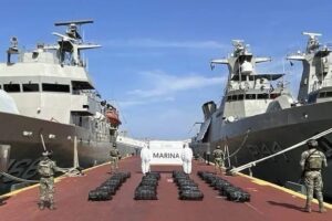 La Marina aseguró 900 kilos de cocaína en un operativo conjunto al suroeste de las costas de Acapulco. / Foto: Cortesía /Fuerza Armada de México