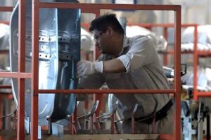 Los trabajadores sindicalizados de Volkswagen tendrán este año el aumento salarial más corto en la industria en el país. / Foto: Cuartoscuro