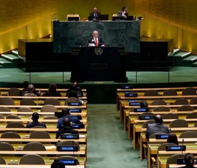 Delegados de la ONU se retiraron cuando el primer ministro israelí, Benjamín Netanyahu, subió al estrado, antes de lanzar duras críticas contra varias naciones. Foto: AFP