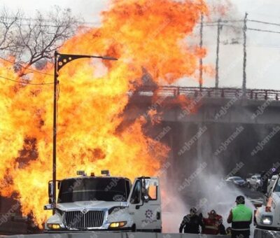 Momento de pánico vivieron vecinos del Puente de la Concordia durante la explosión de una pipa de gas. Foto Alfredo Domínguez
