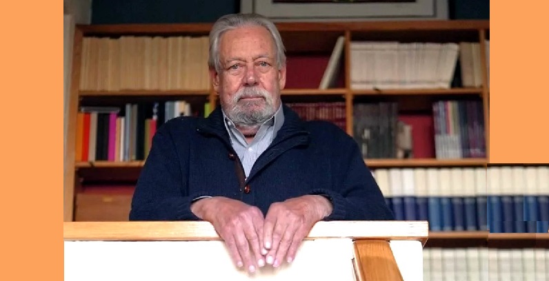 El escritor mexicano Gonzalo Celorio en su biblioteca personal, el 8 de mayo de 2024 en Ciudad de México. Foto: Hector Guerrero