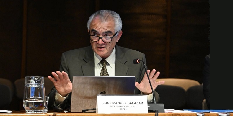 “En México, de los tres puntos porcentuales de reducción, dos puntos se explican por una mejora en los salarios, impulsados en buena medida por el fuerte incremento del salario mínimo, que fue de alrededor de 135% real entre 2018 y 2025”, dijo José Manuel Salazar-Xirinachs. Foto Xinhua