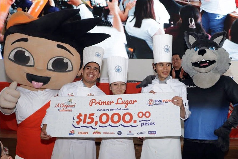 Alumnos de Gastronomía ganan concurso ¡A chopear!