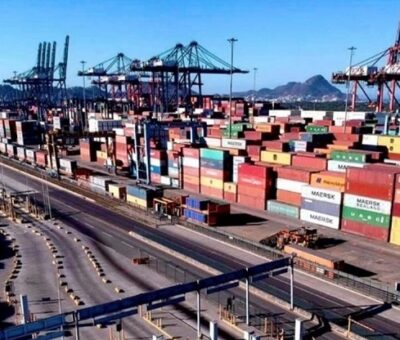 Contenedores en el puerto de Manzanillo, Colima. Foto Cuartoscuro /Archivo