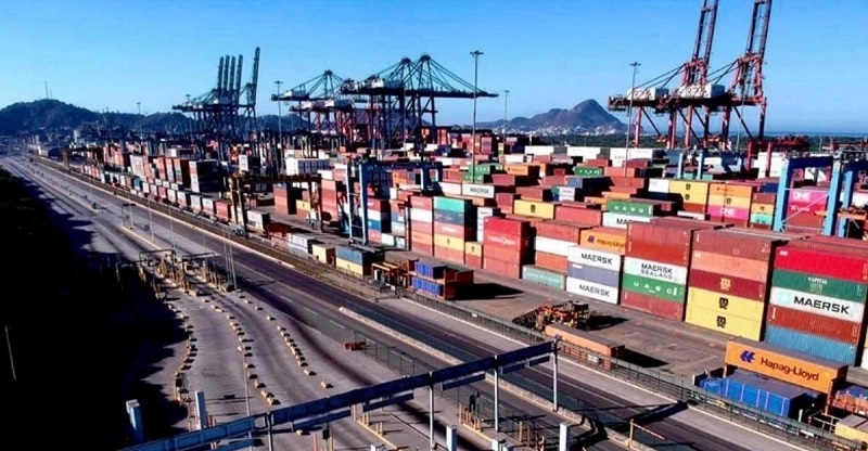 Contenedores en el puerto de Manzanillo, Colima. Foto Cuartoscuro /Archivo