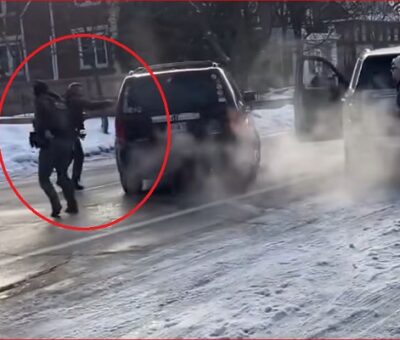 Agente del ICE ultima a quemarropa a mujer durante redada migratoria en Minneápolis. (Facebook)