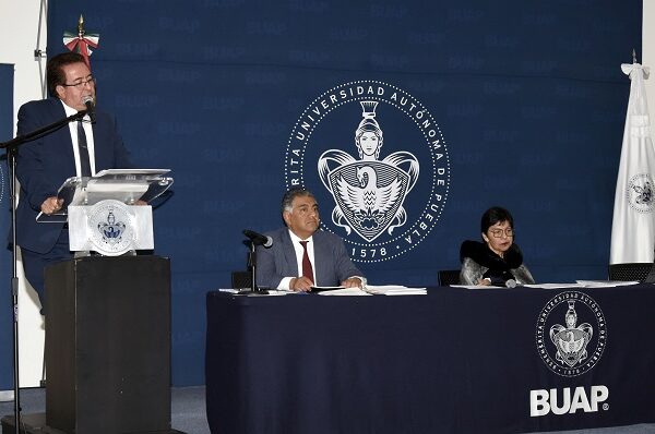La rectora de la BUAP anunció que los egresados de preparatorias y bachilleratos de la institución tendrán ingreso asegurado al nivel superior en la Admisión 2026