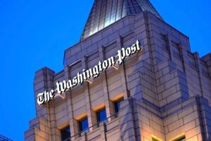 El diario, con 150 años de historia, dio a conocer ayer la salida de 300 periodistas, alrededor de un tercio de su fuerza laboral, y el cierre de algunas secciones, así como sus corresponsalías en Medio Oriente y Ucrania, lo que pone de relieve no sólo la crisis de los medios tradicionales, sino la dirección impuesta por su actual dueño, el multimillonario Jeff Bezos. AP