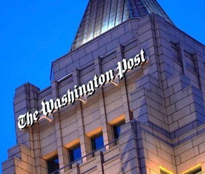 El diario, con 150 años de historia, dio a conocer ayer la salida de 300 periodistas, alrededor de un tercio de su fuerza laboral, y el cierre de algunas secciones, así como sus corresponsalías en Medio Oriente y Ucrania, lo que pone de relieve no sólo la crisis de los medios tradicionales, sino la dirección impuesta por su actual dueño, el multimillonario Jeff Bezos. AP