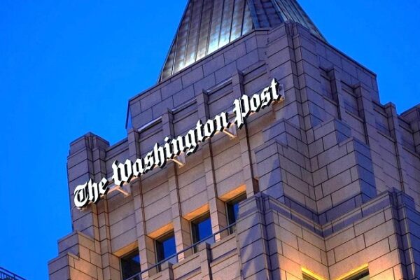 El diario, con 150 años de historia, dio a conocer ayer la salida de 300 periodistas, alrededor de un tercio de su fuerza laboral, y el cierre de algunas secciones, así como sus corresponsalías en Medio Oriente y Ucrania, lo que pone de relieve no sólo la crisis de los medios tradicionales, sino la dirección impuesta por su actual dueño, el multimillonario Jeff Bezos. AP