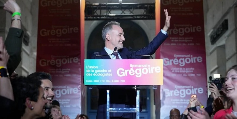 El candidato socialista francés a la alcaldía de París, Emmanuel Gregoire, celebra su victoria en la segunda vuelta de las elecciones municipales francesas en París, Francia. Crédito: AP