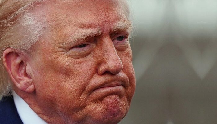 Reportaron fuentes anónimas a Reuters que se le ha aconsejado al presidente de EU, Donald Trump, buscar una salida rápida al conflicto con Irán y limitar el despliegue militar. Foto AP