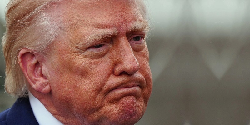 Reportaron fuentes anónimas a Reuters que se le ha aconsejado al presidente de EU, Donald Trump, buscar una salida rápida al conflicto con Irán y limitar el despliegue militar. Foto AP