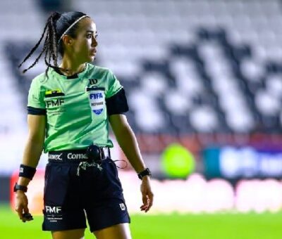 La árbitra mexicana Katia Itzel García Mendoza fue designada por la FIFA como parte del grupo de 52 silbantes que participarán en la Copa Mundial de 2026. FIFA Mexsport