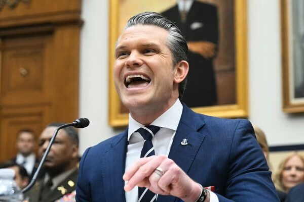 Pete Hegseth testifica ante el Comité de Servicios Armados de la Cámara de Representantes de Estados Unidos en el Capitolio el miércoles. Fotografía: Saul Loeb/AFP/Getty Images