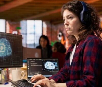 Alumnos apoyados por algoritmos. Foto: Freepik