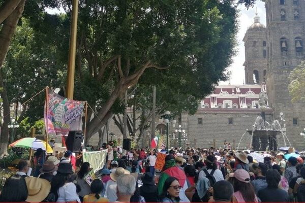 Protesta contra el cablebús en Puebla. Foto: Especial