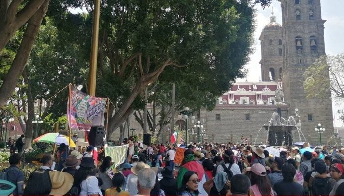 Protesta contra el cablebús en Puebla. Foto: Especial