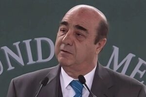 El ex titular de la entonces Procuraduría General de la República (PGR), Jesús Murillo Karam, en imagen de archivo. Foto Cristina Rodríguez