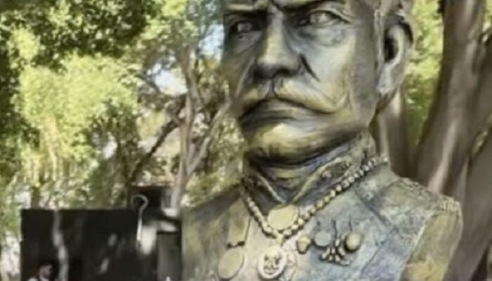 Busto de Porfirio Díaz en el Paseo Bravo. Foto: Especial