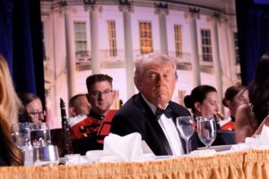 Donald y Melania Trump, este sábado en la Cena de Corresponsales de la Casa Blanca. Yuri Gripas / POOL (EFE)